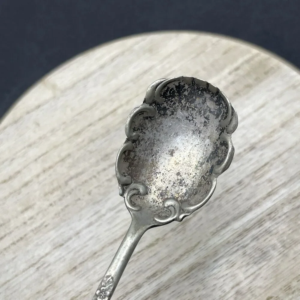 VTG Atq Wm Rogers & Son AA Silver Plate 5.5